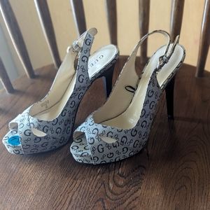 GUESS High heels Beautiful NEW size 7.5 runs small like 7